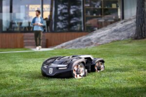 all-wheel-drive-robotic-lawn-mower