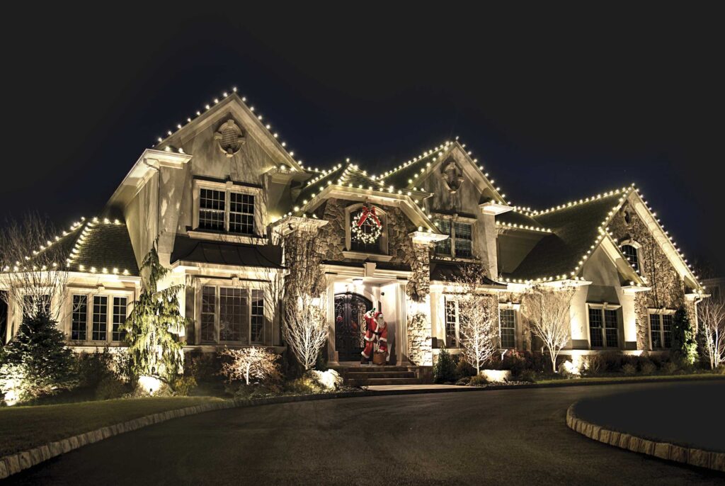 custom-holiday-light-installation