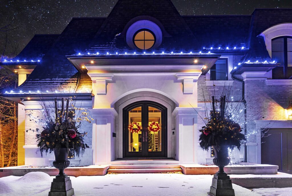 holiday-roof-top-lights