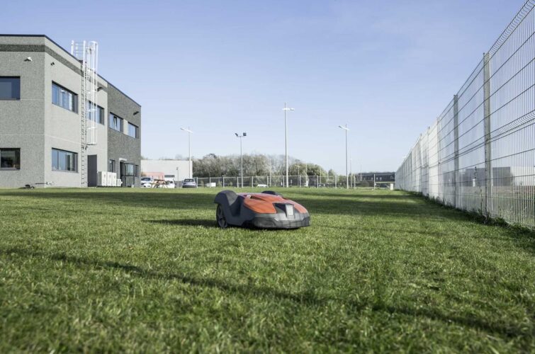 industrial-robotic-lawn-mower