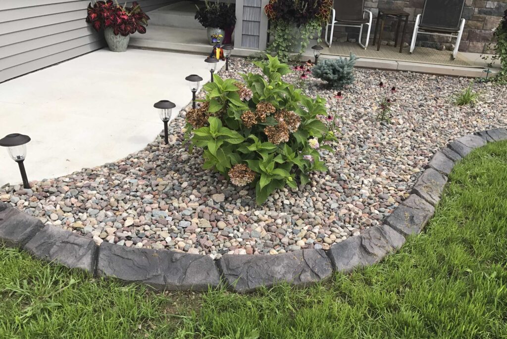 natural-stone-concrete-garden-edging