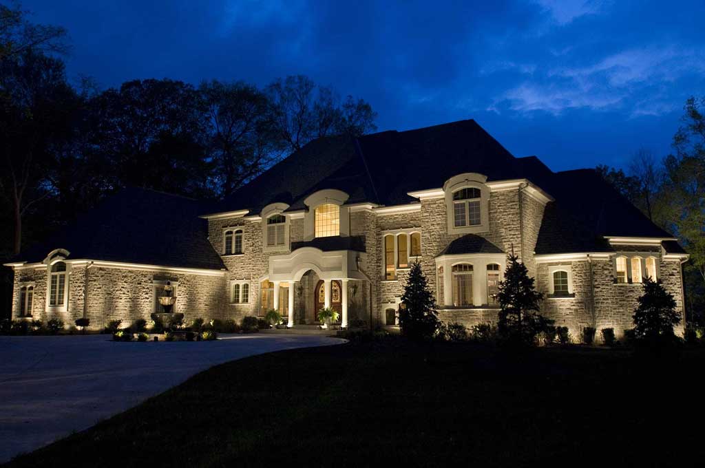 showcase-home-outdoor-lighting-service