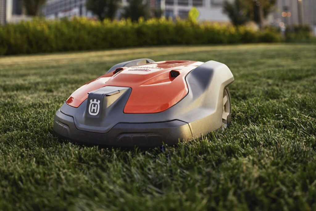 urban-husqvarna-robotic-lawn-mower