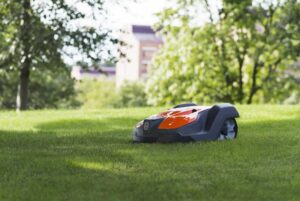 urban-robotic-lawn-mower