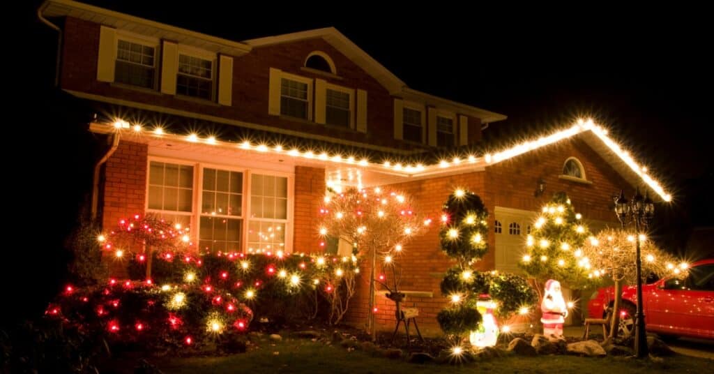Learn what outdoor Christmas light installation costs in the Twin Cities, with real price ranges, examples for different homes, and quote tips.
